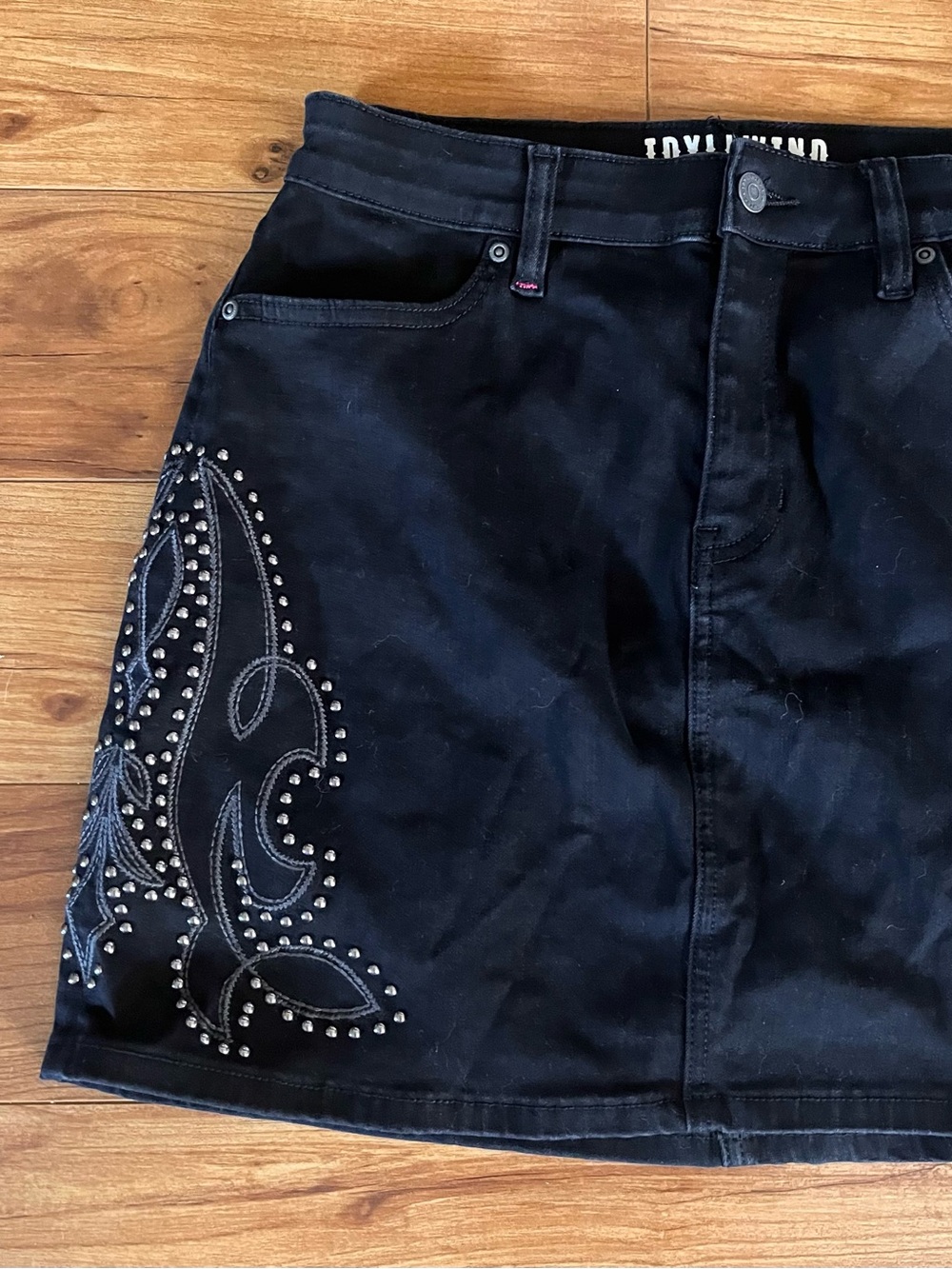 Idyllwind Burbank Embroidered Studded Black Denim Skirt 10 - Picture 4 of 16